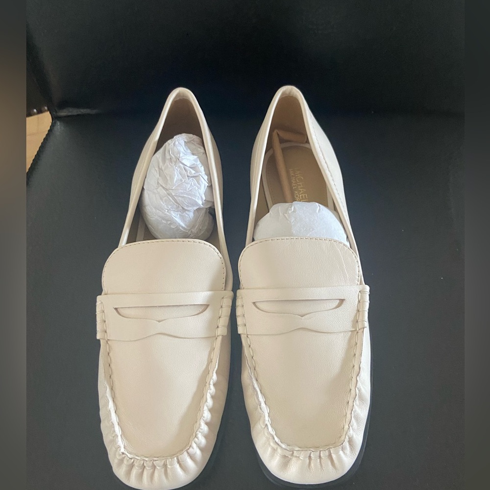MICHAEL Michael Kors Cream Loafers - Picture 4 of 8